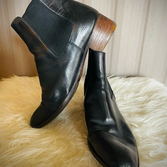 VTG? Distressed PRADA Wmn's Ankle Boots sz 6.5 37 Black Leather pull on Booties - Picture 2 of 11